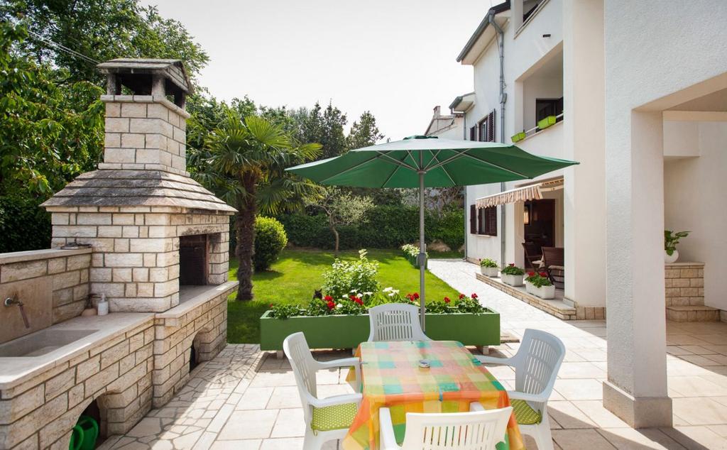 Apartments Hrvatin Ровин Екстериор снимка