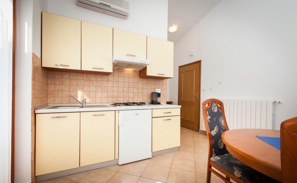 Apartments Hrvatin Ровин Екстериор снимка