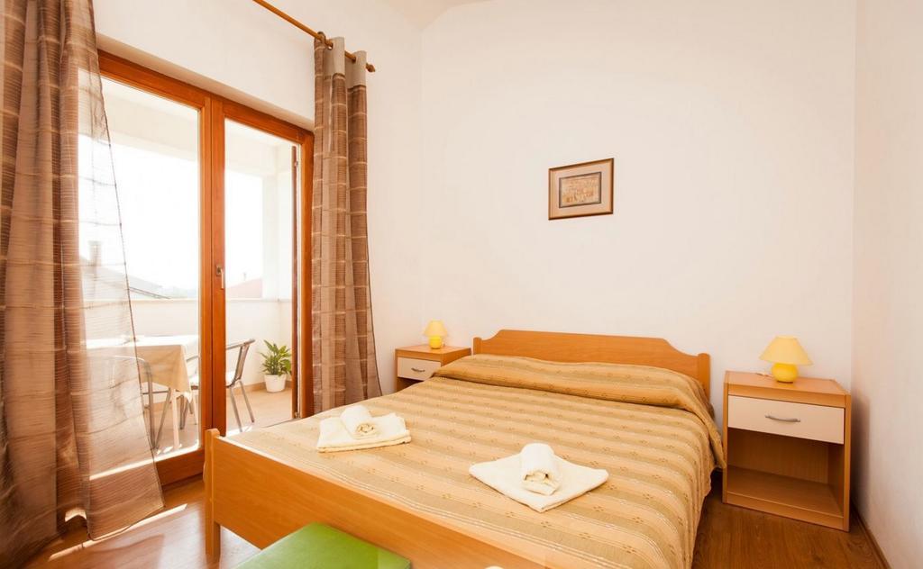 Apartments Hrvatin Ровин Екстериор снимка